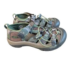 Keen Newport H2 Sandals Youth Boys 1 Green Camouflage